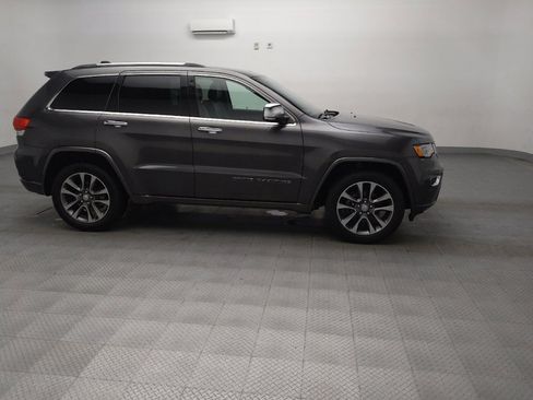 Used 2018 Jeep Grand Cherokee Overland RWD image 11