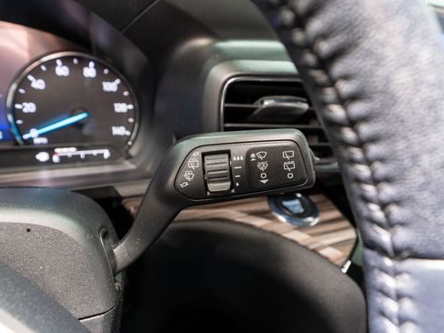 Used 2022 Ford Explorer Limited image 28