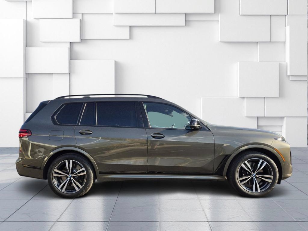 Certified 2025 BMW X7 M60i AWD/4WD image 4