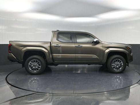 New 2026 Toyota Tacoma Limited AWD/4WD image 4