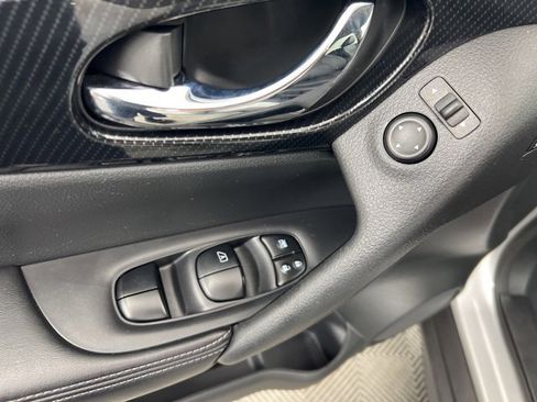 Used 2019 Nissan Rogue SL image 13