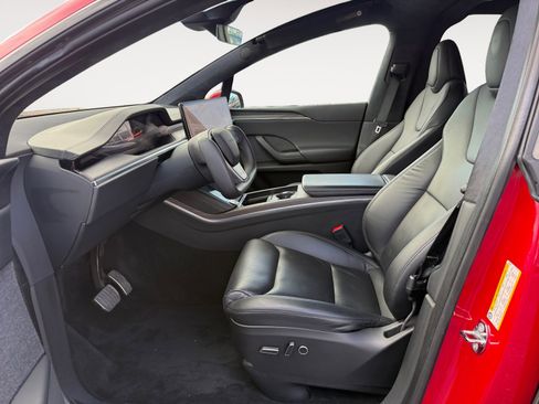 Used 2023 Tesla Model X image 10