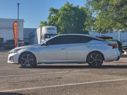 Certified 2025 Nissan Altima 2.5 SR FWD image 4