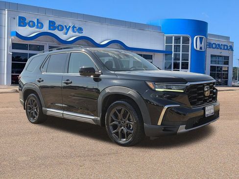 Used 2023 Honda Pilot Touring image 3