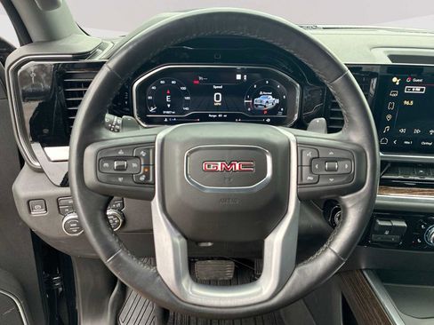 Used 2022 GMC Sierra 1500 Elevation w/ LPO, Elevation Black Package image 10