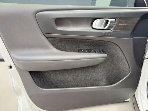 Certified 2023 Volvo C40 P8 Recharge Ultimate w/ Protection Package Premier AWD/4WD image 19