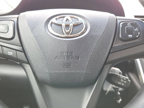 Used 2015 Toyota Camry XLE image 30