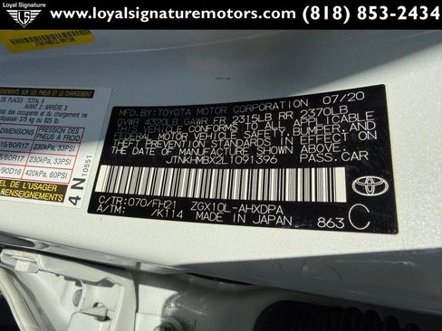 Used 2020 Toyota C-HR LE FWD image 33