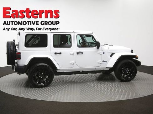 Used 2025 Jeep Wrangler Unlimited Sahara w/ Safety Group AWD/4WD image 45