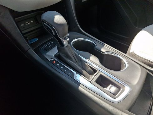 Used 2023 Chevrolet Equinox LS w/ LS Convenience Package image 14