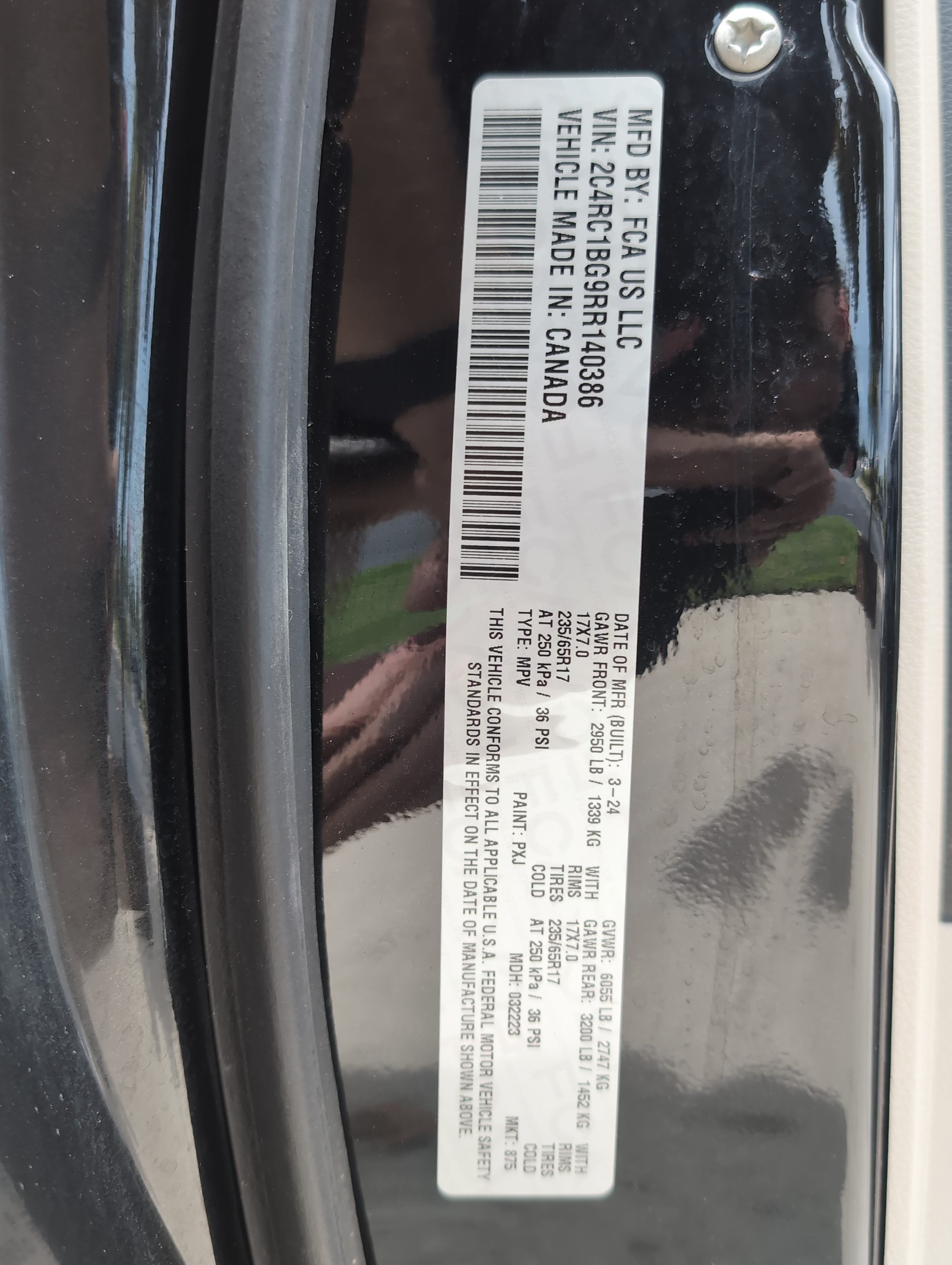 Used 2024 Chrysler Pacifica Touring-L FWD image 34