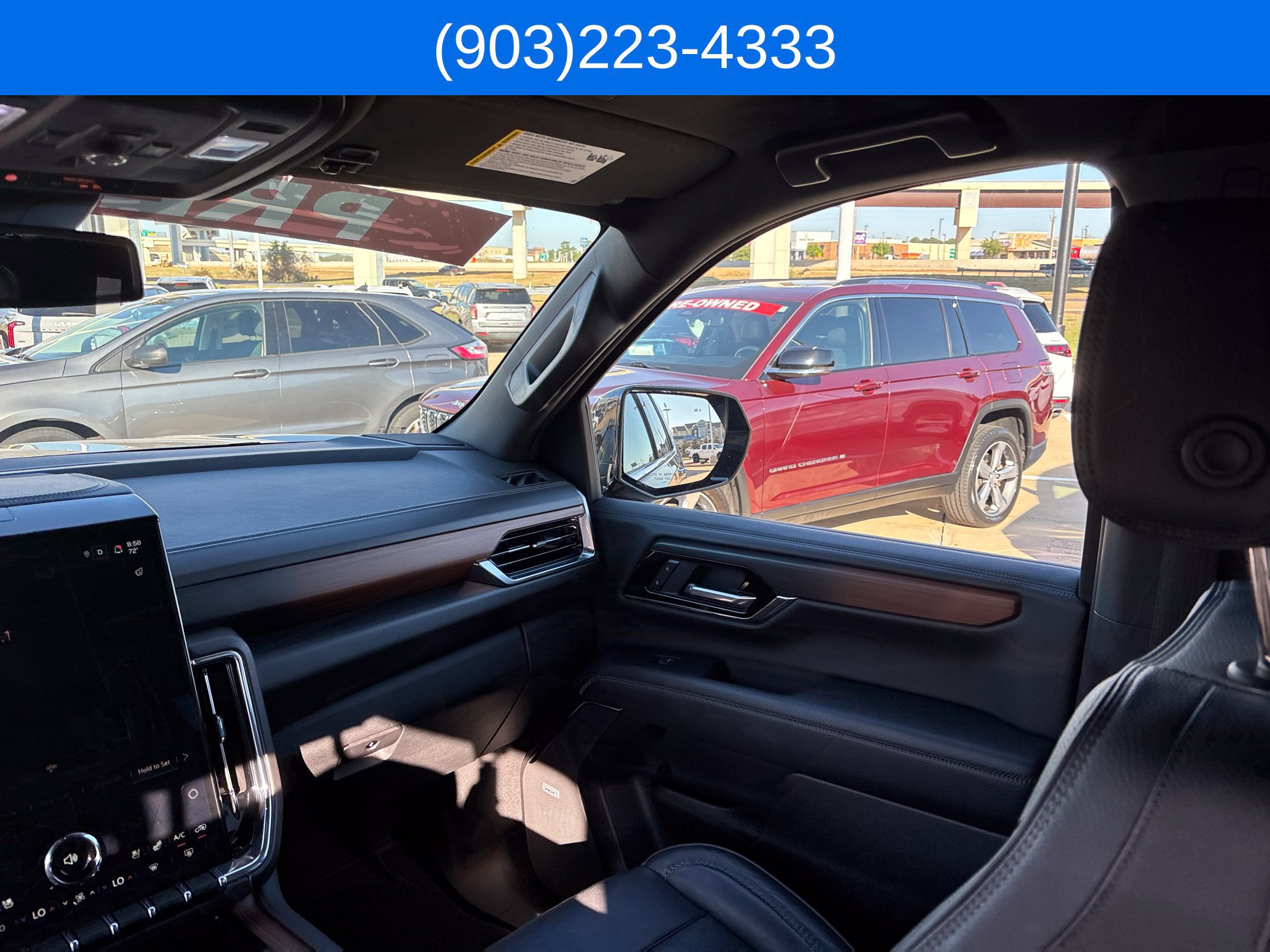 Used 2025 GMC Yukon Denali AWD/4WD image 45