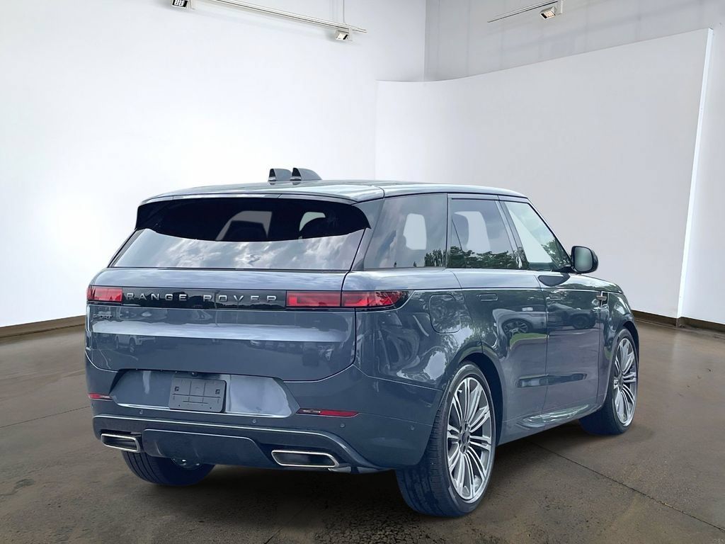 New 2026 Land Rover Range Rover Sport Dynamic SE AWD/4WD image 4