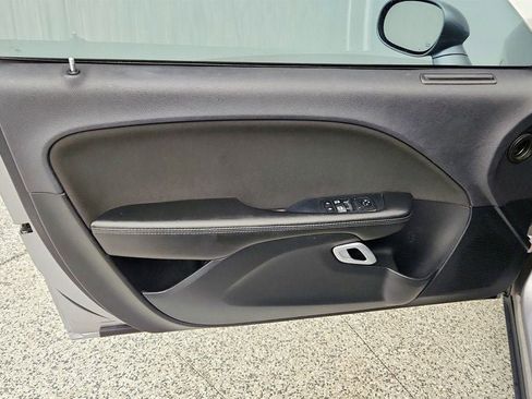 Used 2017 Dodge Challenger R/T RWD image 10