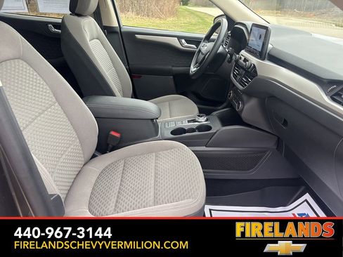 Used 2020 Ford Escape SE image 34