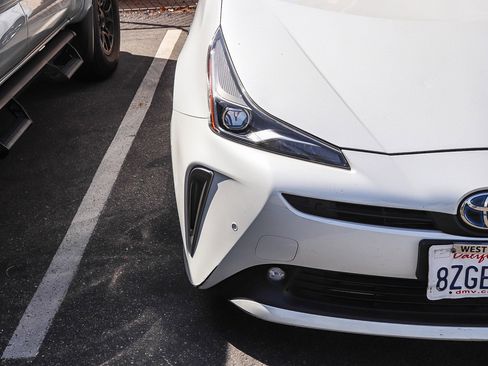 Used 2022 Toyota Prius Limited w/ Premium Convenience Package image 7