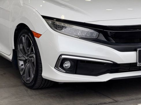 Used 2019 Honda Civic Touring image 8