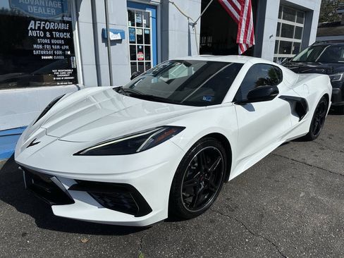 Used 2021 Chevrolet Corvette Stingray Coupe w/ 1LT RWD image 3