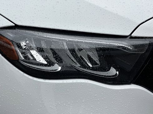 Used 2025 Mercedes-Benz E 350 4MATIC Sedan image 10