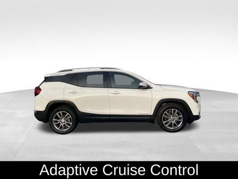 Used 2022 GMC Terrain SLT w/ Infotainment Package II image 4