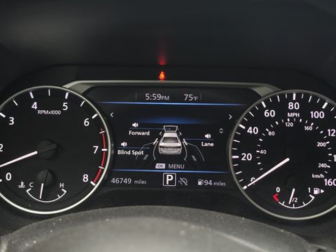 Used 2025 Nissan Sentra SV FWD image 9