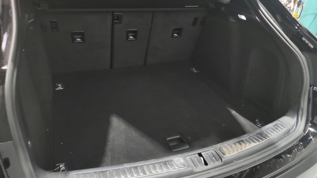 Used 2018 Porsche Macan AWD/4WD image 31