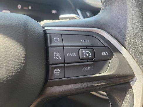 Used 2021 Jeep Grand Cherokee L Limited image 30