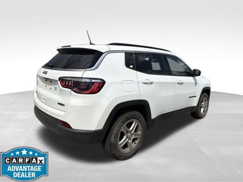 Used 2023 Jeep Compass Latitude AWD/4WD image 4