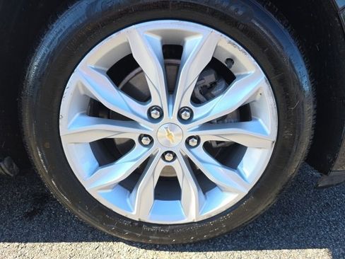 Used 2022 Chevrolet Malibu LT image 9