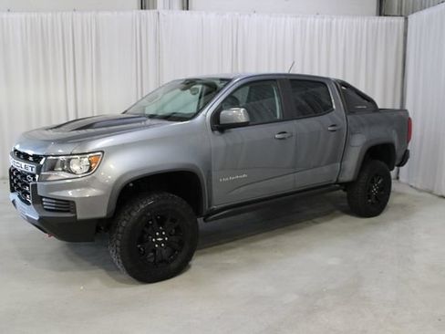Used 2022 Chevrolet Colorado ZR2 w/ ZR2 Dusk Special Edition AWD/4WD image 28