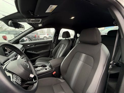 Certified 2025 Honda Civic Sport image 32