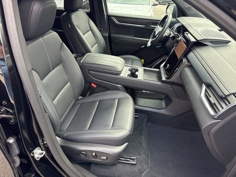 Used 2024 GMC Acadia Elevation image 45