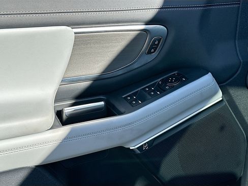 New 2025 Ford Expedition Max Platinum w/ Driver's Package image 13