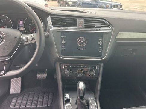 Used 2020 Volkswagen Tiguan SE FWD image 22