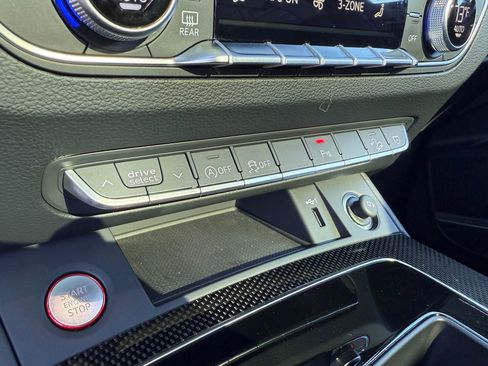 Used 2024 Audi SQ5 Premium Plus image 24