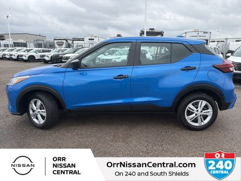 New 2025 Nissan Kicks Play S image 2