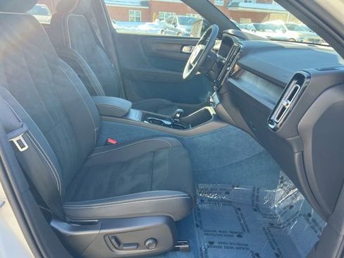 Used 2023 Volvo XC40 Recharge Plus w/ Protection Package Premier image 18