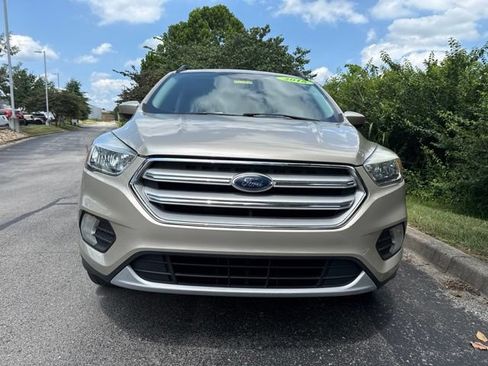Used 2018 Ford Escape SE FWD image 2