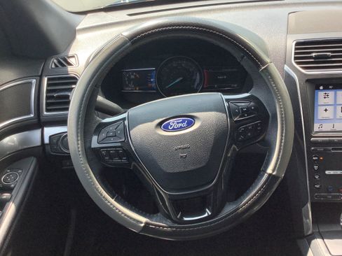 Used 2018 Ford Explorer Limited AWD/4WD image 9