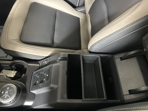 Used 2024 Ford Bronco Big Bend image 21