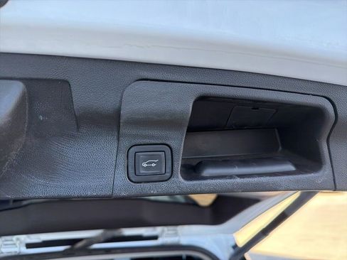 Used 2023 GMC Acadia SLT w/ Technology Package image 25