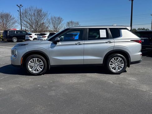 Used 2023 Mitsubishi Outlander ES image 6