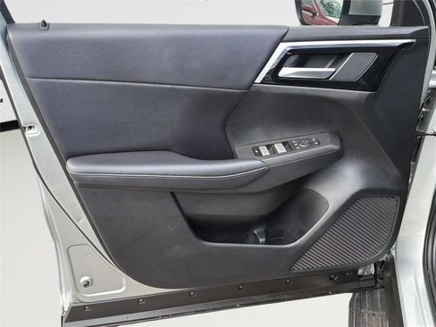Used 2024 Mitsubishi Outlander SE AWD/4WD image 7