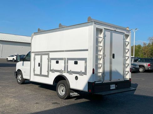 Used 2022 Chevrolet Express 3500 Work Van w/ Power Convenience Package image 6