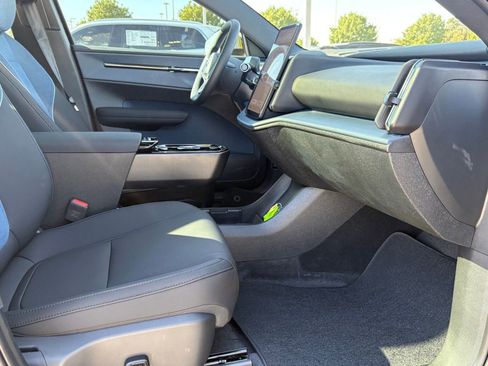 New 2026 Volvo EX30 Plus w/ Protection Package Premier image 23