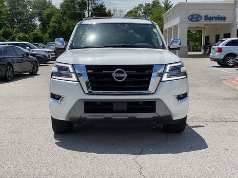 Used 2023 Nissan Armada Platinum w/ Captain's Chairs Package AWD/4WD image 2