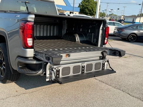 Used 2024 GMC Sierra 1500 Elevation w/ X31 Off-Road Package AWD/4WD image 9