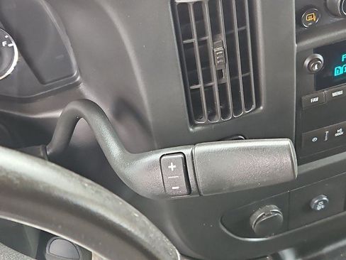 Used 2016 Chevrolet Express 2500 RWD image 15