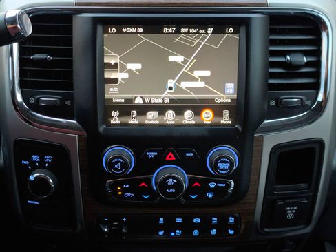 Used 2016 RAM 2500 Laramie w/ Cold Weather Group AWD/4WD image 11