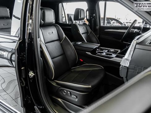 Used 2025 Cadillac Escalade Premium Luxury AWD/4WD image 45
